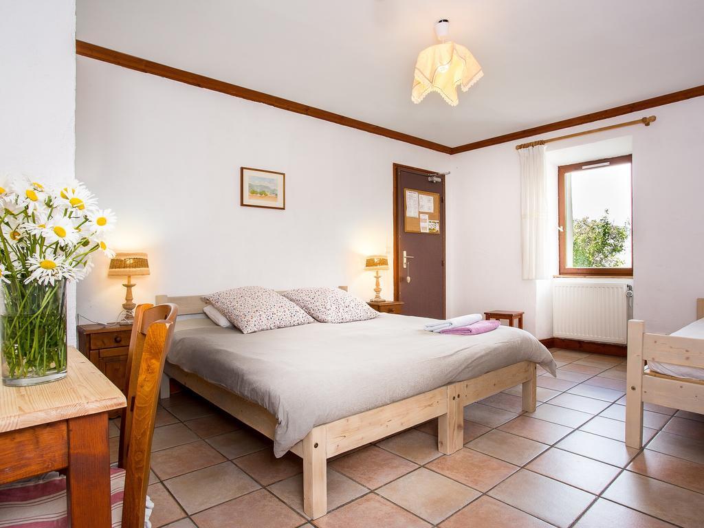 آم Gite-Auberge De Montvilliers المظهر الخارجي الصورة